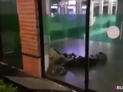 Venezolana pillada cogiendo en Banesco (Banco en Venezuela) - Parte 1