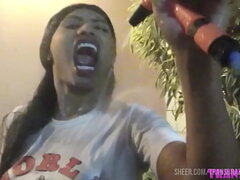 GANHOU CONCURSO DA CAMISETA MOLHADA! E exibiu toda sensualidade pegando na mangueira!