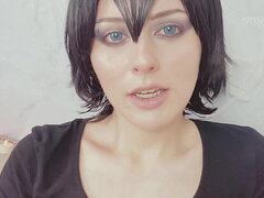 You and Mavis are alone in Dracula'_s castle and she wants you to fuck her and cum deep in her pussy on Halloween