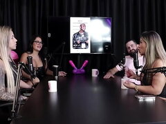 Jogo do Tinder, quem ela deu Match? - Juli Figueir&oacute_ e Felipe Larrossa (SHEER/RED)