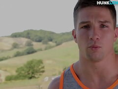 Muscled gym amateur shows asshole while solo jerking off